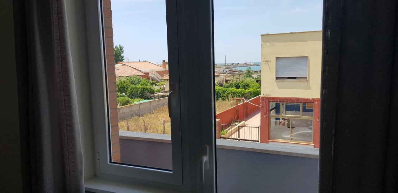 Little Rose Guest House Fiumicino Exterior foto