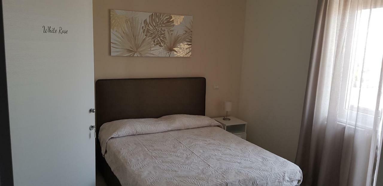 Little Rose Guest House Fiumicino Exterior foto